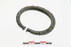 Foto von Bronzeperlarmreif (NHMW-PRAE-023800)